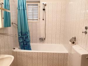 Apartments and Rooms Dobrila