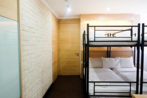 Spacious 1BR for 5 Pax at Maple Park Sunter Apartment By Travelio