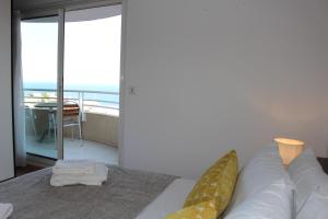 Sunny one bed, sea view, larvotto beach, Monaco