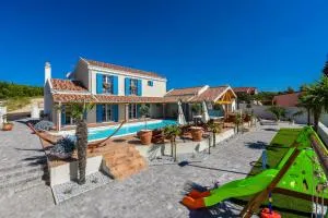 Villa Mek ZadarVillas - Anić