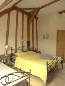 B&B / Chambres d'hotes La Vannerie : Chambre Triple avec Salle de Bains Privative