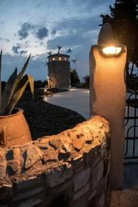 Milos Maison - Kermetévs