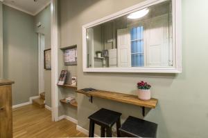 Double Room with Balcony room in El Born Guest House by Casa Consell