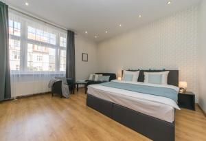 Victus Apartamenty, Apartamenty Book