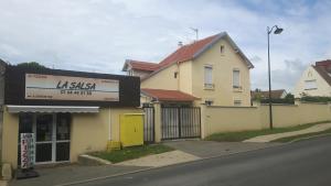 Motels A 7 minutes de l'aeroport CDG 1 : photos des chambres