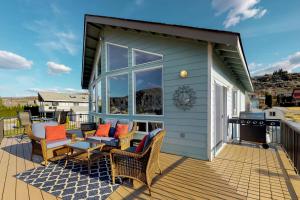 Three Bedroom House room in River House at Sun Cove