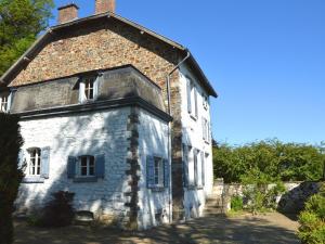 Quiet cottage in Roumont