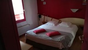 Hotels Hotel Les Vignes Rouges : Chambre Double