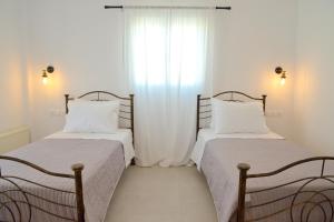 Veletas Rooms Milos Greece