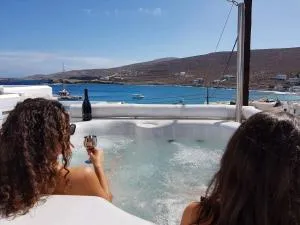 AMO Folegandros - Karavostasi