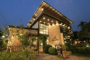 Manonnee - Ban Pong Na Kham