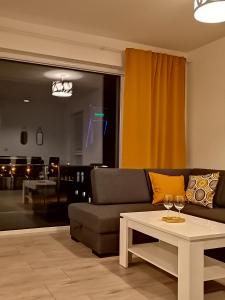 Luksusowy apartament z widokiem na jezioro