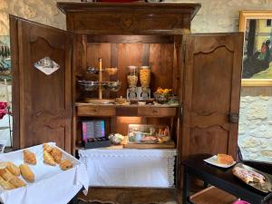 Hotels Logis Hotel Restaurant Hostellerie de la Tour : photos des chambres