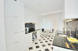 Stylish 1BR near lake and Opera - Flower 11