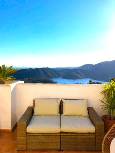 LUXURY DUPLEX WITH VIEWS.