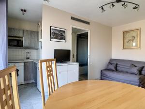 Cozy Apartment sea view Air Cond