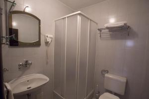 Mali Miločer Bay Accommodation