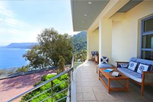 Seafront, 5star Home - 4min Walk To Private Beach