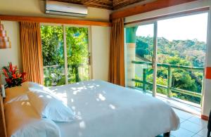 Si Como No Resort & Wildlife Refuge