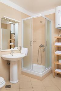 One-Bedroom Apartment room in Apartments Jadranka
