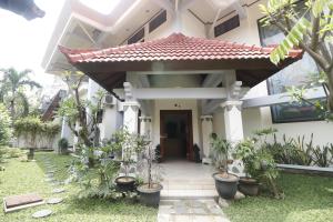 RedDoorz Syariah near Gelora Delta Sidoarjo - 2hvězdičkové hotely ve městě Sidoarjo