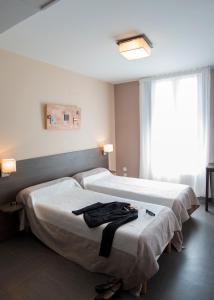 Hotels HOTEL RESTAURANT LES STALAGMITES : photos des chambres