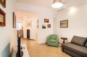 Vatican Museums Roomy Apartment