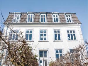 Beautiful Apartment In Charlottenlund