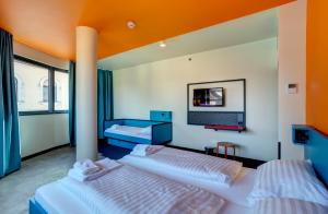 Triple Room room in MEININGER Budapest Great Market Hall