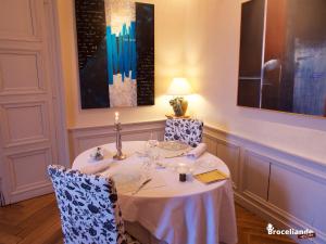 B&B / Chambres d'hotes Chateau Du Pin - Les Collectionneurs : photos des chambres