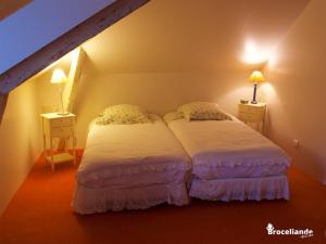 B&B / Chambres d'hotes Chateau Du Pin - Les Collectionneurs : Suite George Sand