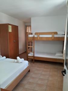 Rooms and Apartments Analipsi