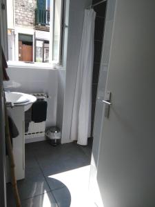 Appartements Biarritz Pays Basque - Maison Lucie : photos des chambres