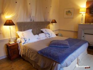 B&B / Chambres d'hotes Chateau Du Pin - Les Collectionneurs : Chambre Marcel Proust