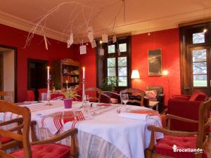 B&B / Chambres d'hotes Chateau Du Pin - Les Collectionneurs : photos des chambres