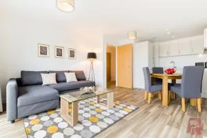 Modern Birmingham City Apartments Secure Gated Parking - 伯明翰