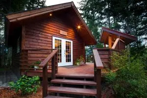 Cedar House Restaurant & Chalets - Parson