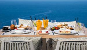 BASSA MAINA Villas & Suites