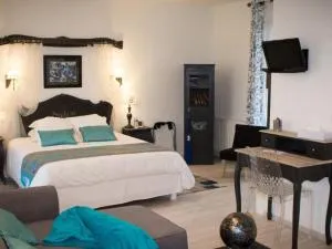 Logis Hôtel & Restaurant Au Clos Paillé La Roche Posay - 克勒兹河畔伊泽尔