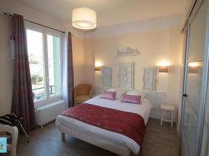 Hotels Logis Hotel & Restaurant Au Clos Paille Charme & Caractere : photos des chambres