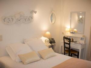 Hotels Logis Hotel & Restaurant Au Clos Paille Charme & Caractere : photos des chambres