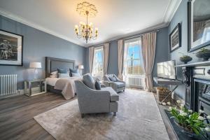 Superior Suite with Sea View room in Giles Norman Gallery & Townhouse