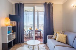 Appartements T2 avec loggia fleurie et ensoleillee : photos des chambres