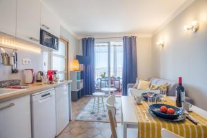 Appartements T2 avec loggia fleurie et ensoleillee : photos des chambres