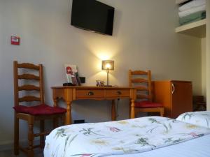 Hotels The Originals Boutique, Hotel Clos Sainte Marie, Nevers (Inter-Hotel) : photos des chambres