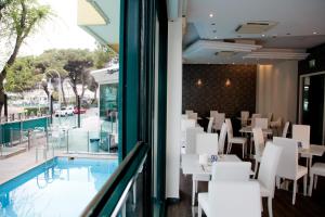 Classic Double or Twin Room with Sea View