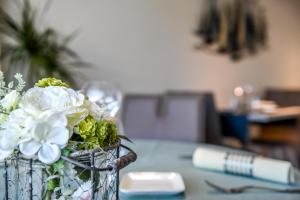 Hotels Les Vagues Hotel Restaurant : photos des chambres