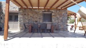 Floras beach and pool villa in Syros