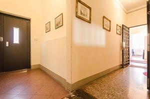 Lupari Apartment, Palazzo storico sotto le Due Torri