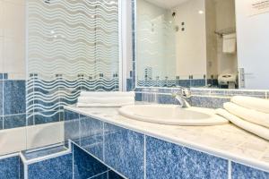 Hotels Les Vagues Hotel Restaurant : photos des chambres